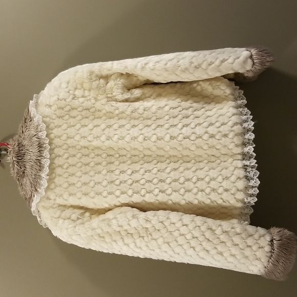 White Soft Lace Short Fur Coat - Picture 2 of 6